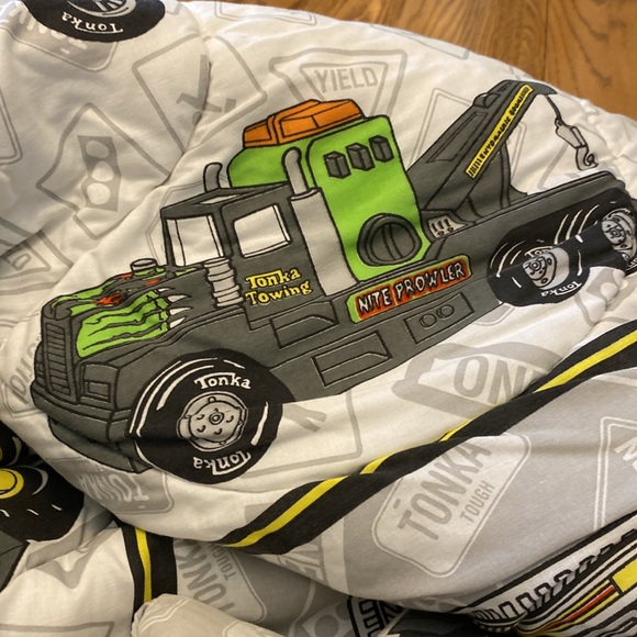 Tonka Comforter-Trucks in Good Used Condition -Rare Find Vintage - Picture 2 of 11